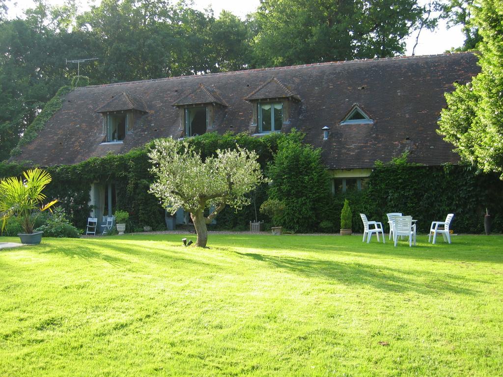 Logis De La Paqueraie Bed & Breakfast Saint-Branchs Екстериор снимка