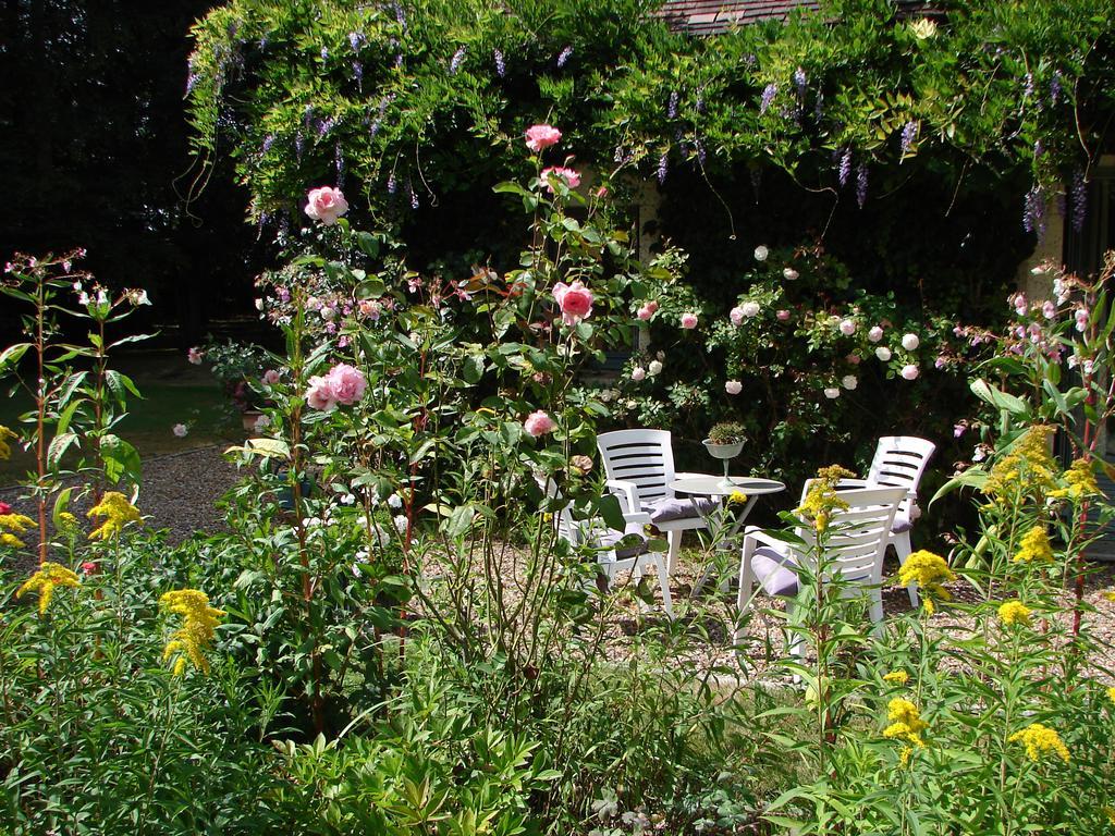 Logis De La Paqueraie Bed & Breakfast Saint-Branchs Екстериор снимка